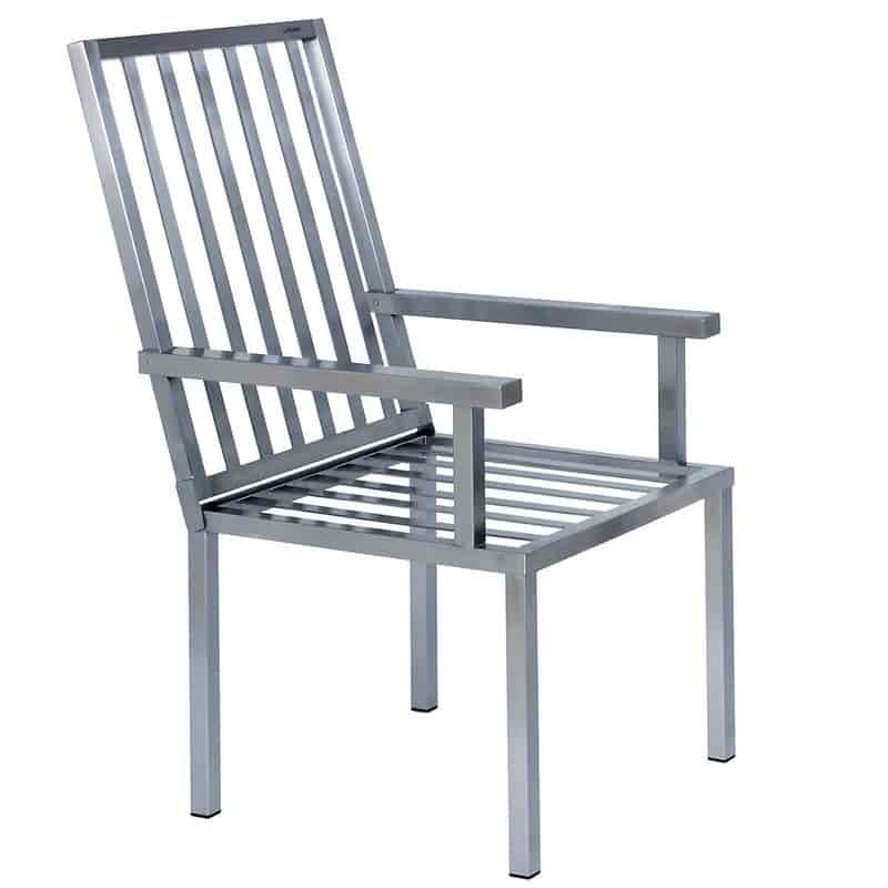 Bequemer Edelstahlstuhl im Bauhausdesign von Lizzy Heinen für den Garten oder die Terrasse.