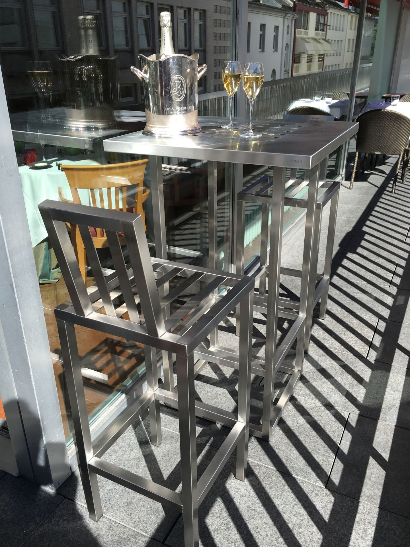 Stehtisch-Ensemble für Garten und Büro Stehtisch-Ensemble für Garten und Büro