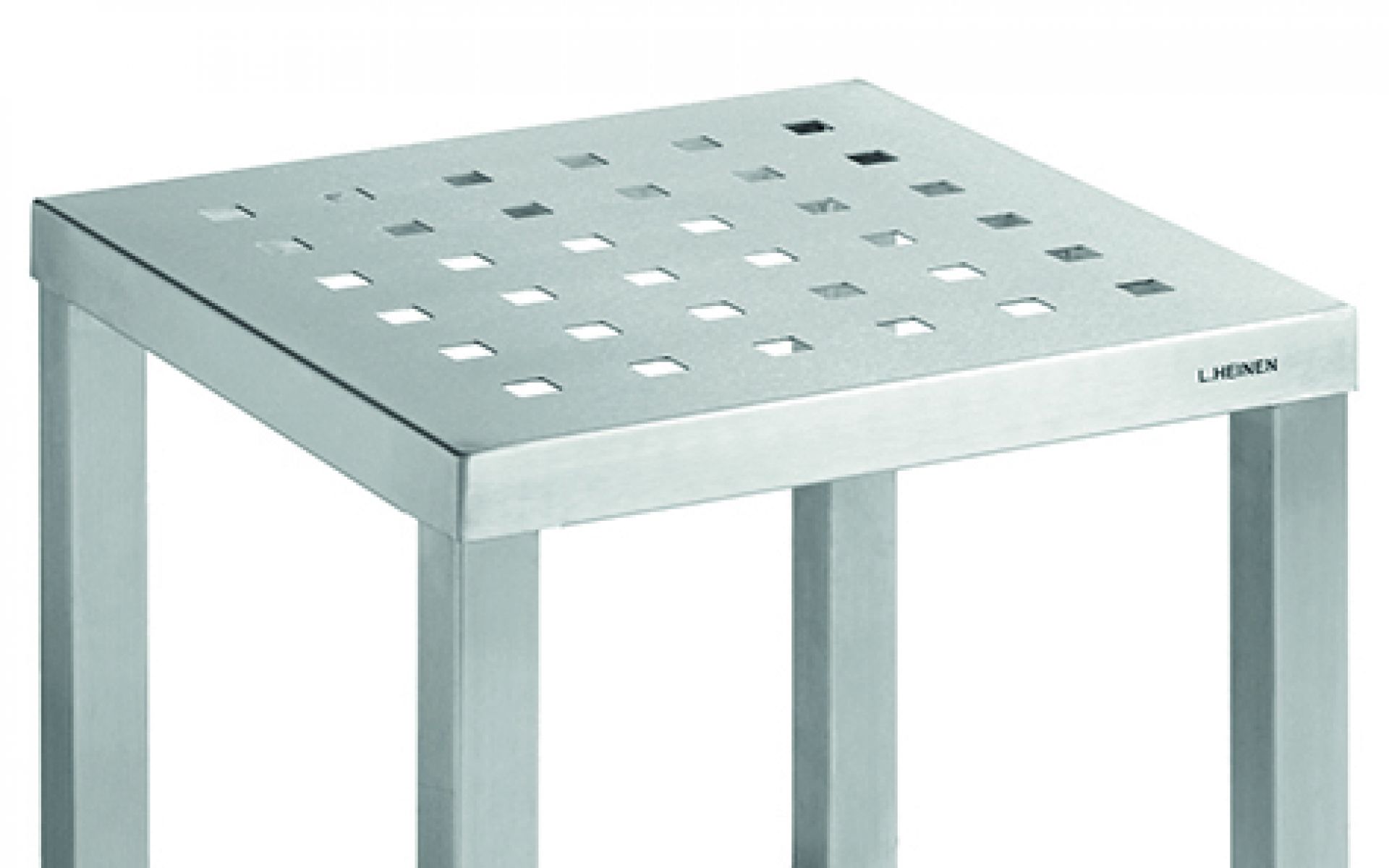 Beistelltisch mit gelochter Platte GM-668 (45 x 45 cm) Beistelltisch mit gelochter Platte GM-668 (45 x 45 cm)