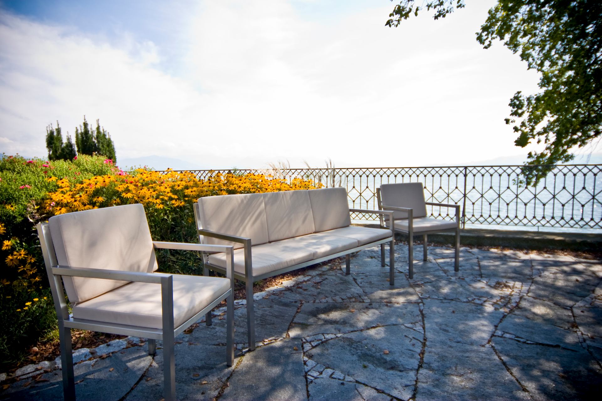 Sitzgarnituren aus Edelstahl  Sitzgarnituren aus Edelstahl