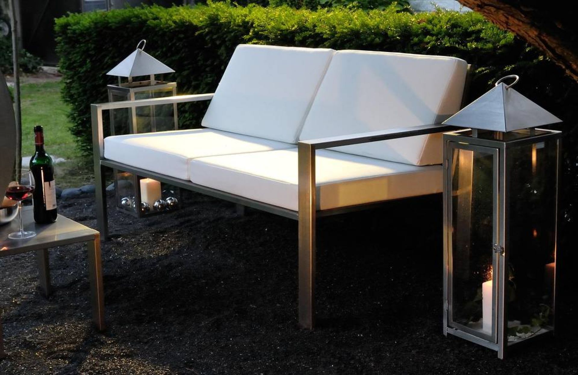 Lounge-Sofa 2-Sitzer aus Edelstahl Lounge-Sofa 2-Sitzer aus Edelstahl