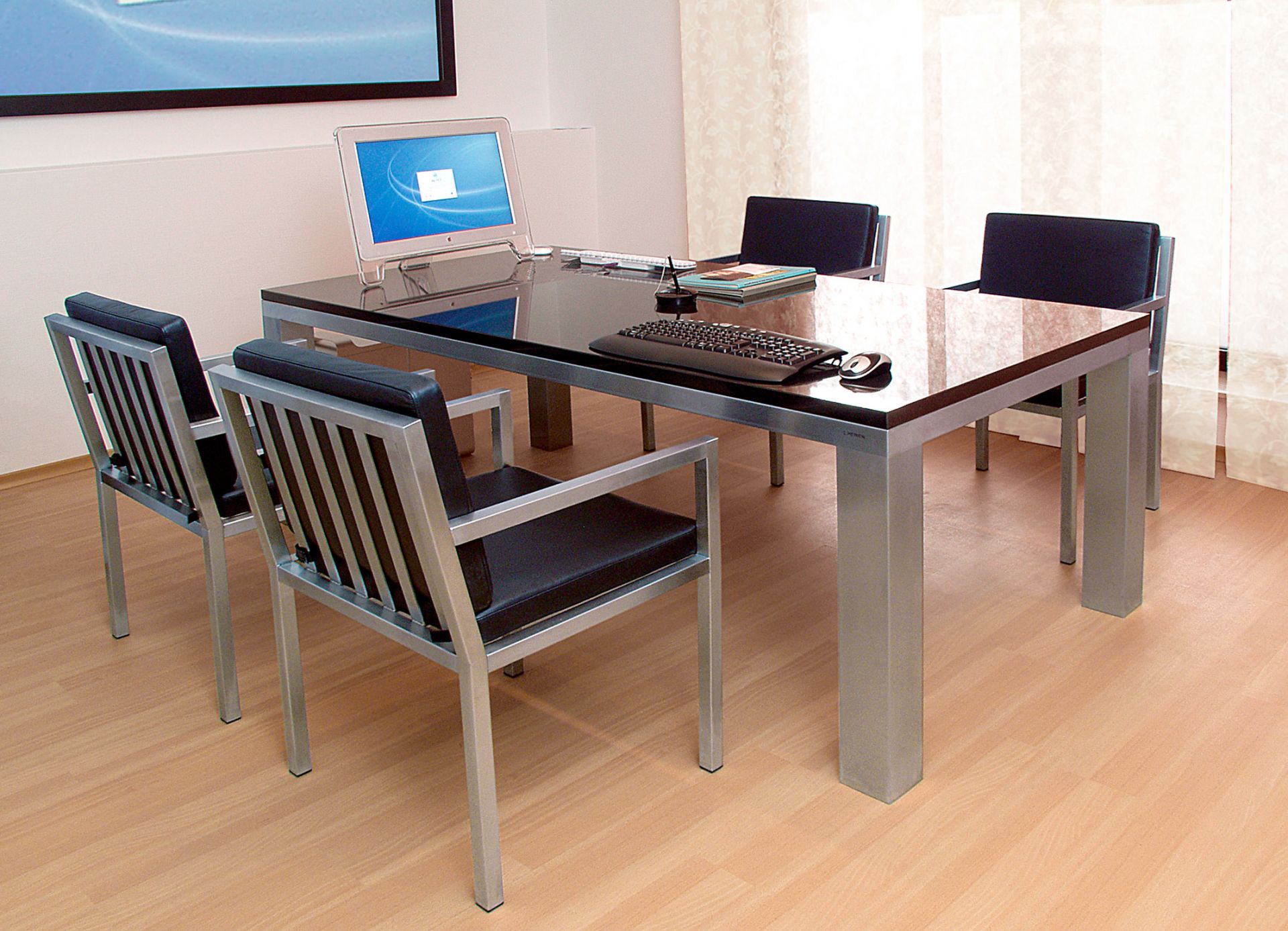 lightbox image lightbox image