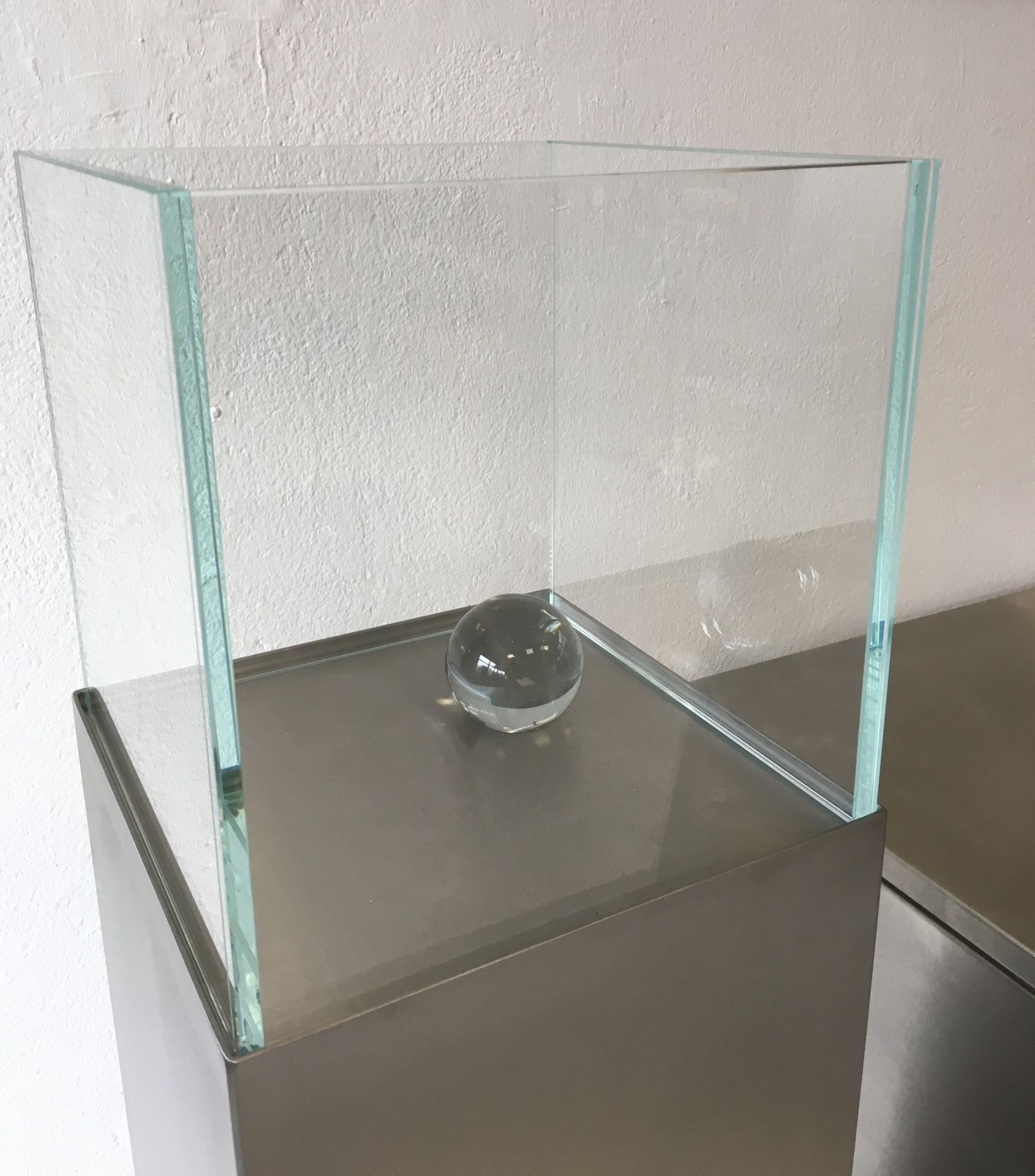Objektsäule aus Edelstahl
