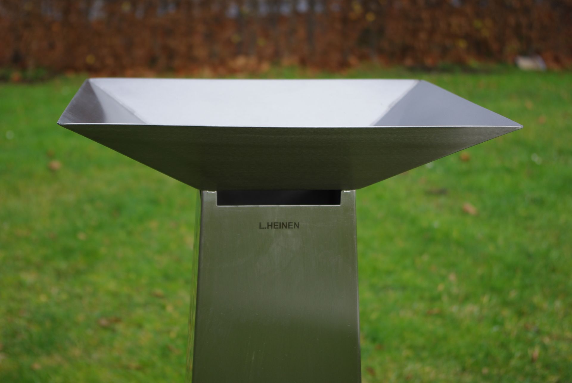 Blumensäule konische Säule aus Edelstahl