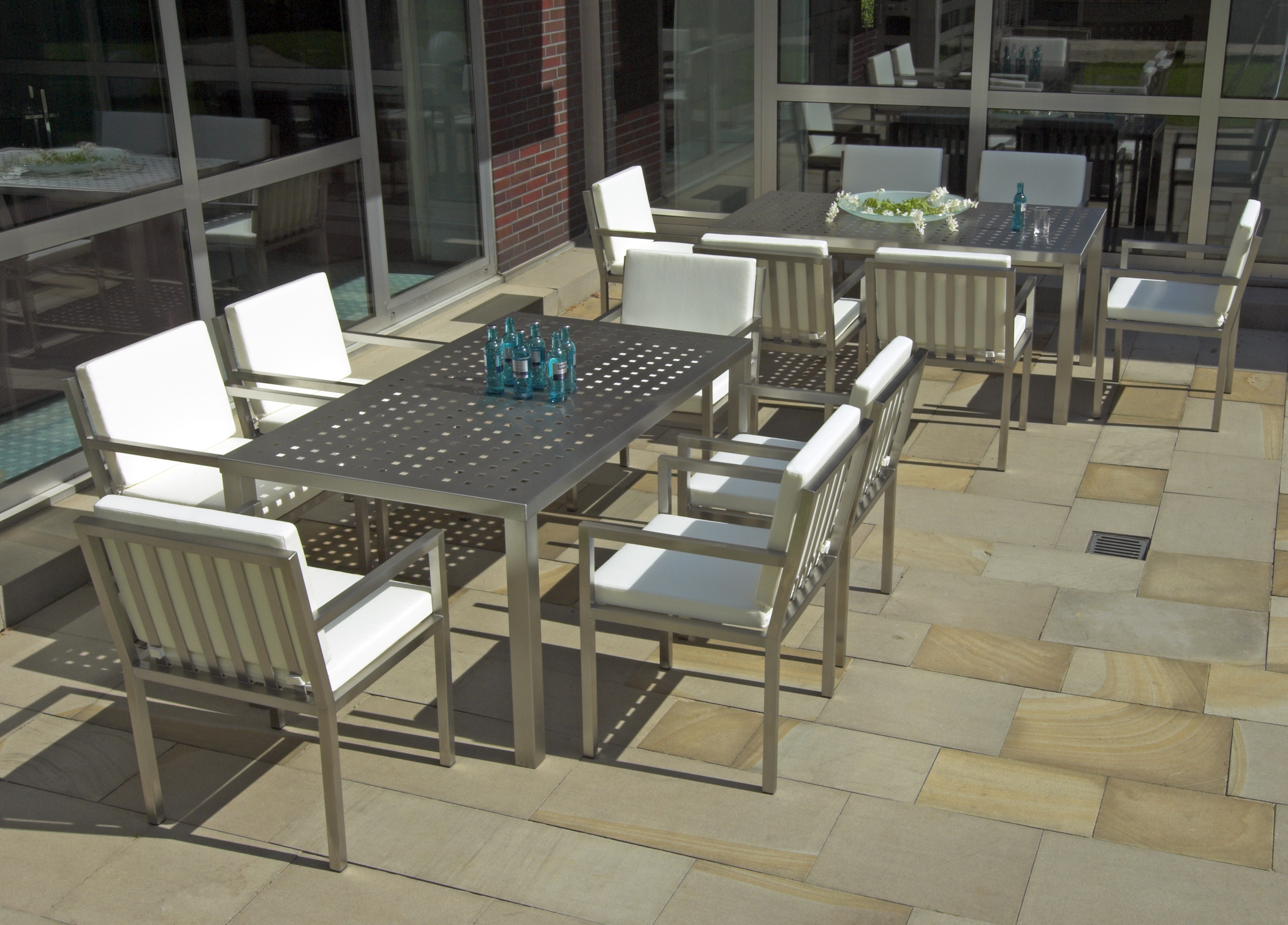 Edelstahl-Tisch mit gelochter Platte GM-666 (160 x 90 cm) Edelstahl-Tisch mit gelochter Platte GM-666 (160 x 90 cm)