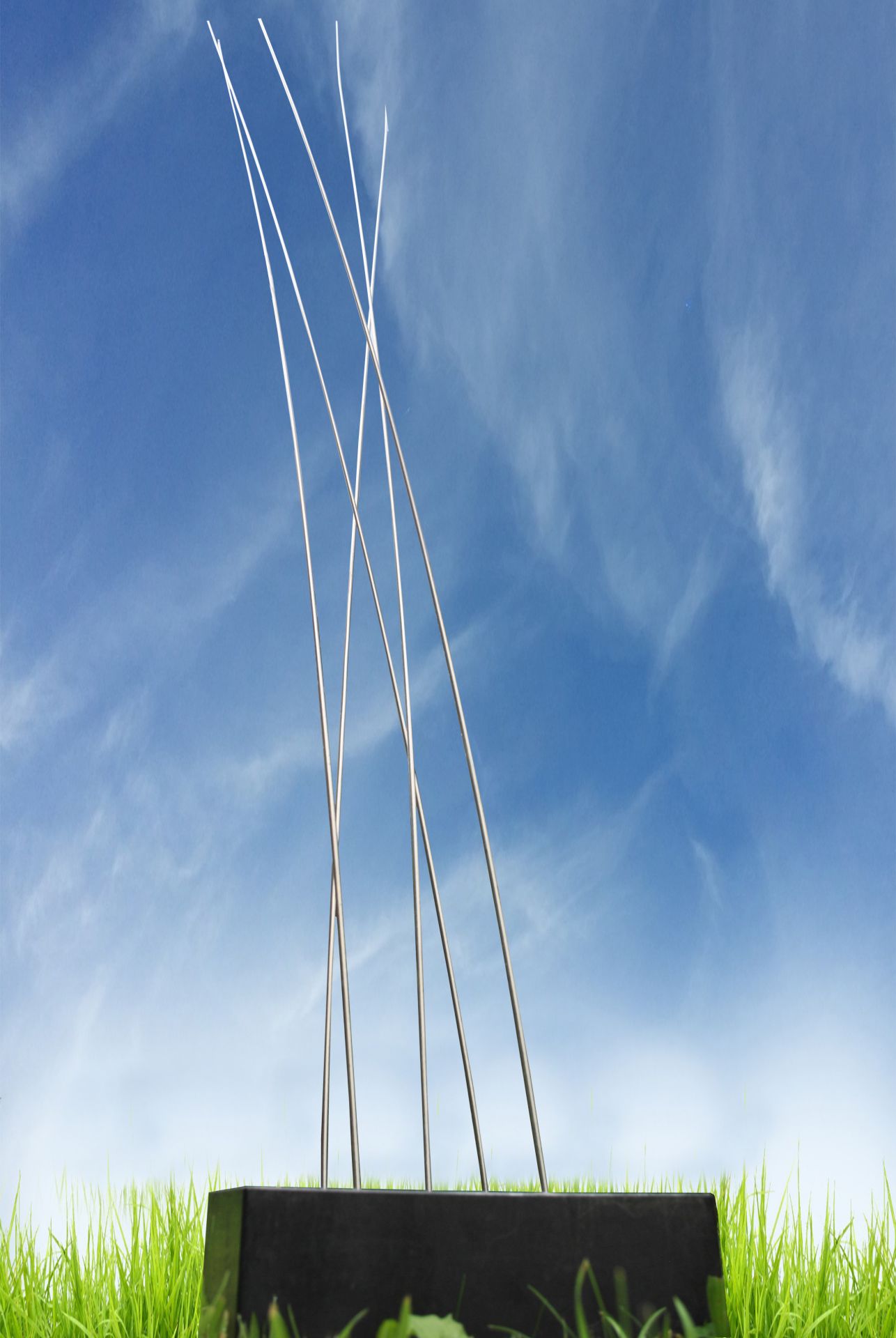 Windspiel Wolkenkratzer - Gartenkunst aus Edelstahl und Granit Windspiel Wolkenkratzer - Gartenkunst aus Edelstahl und Granit